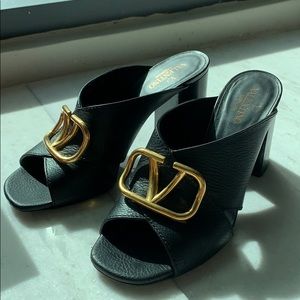 VLOGO Leather Mule Sandals
